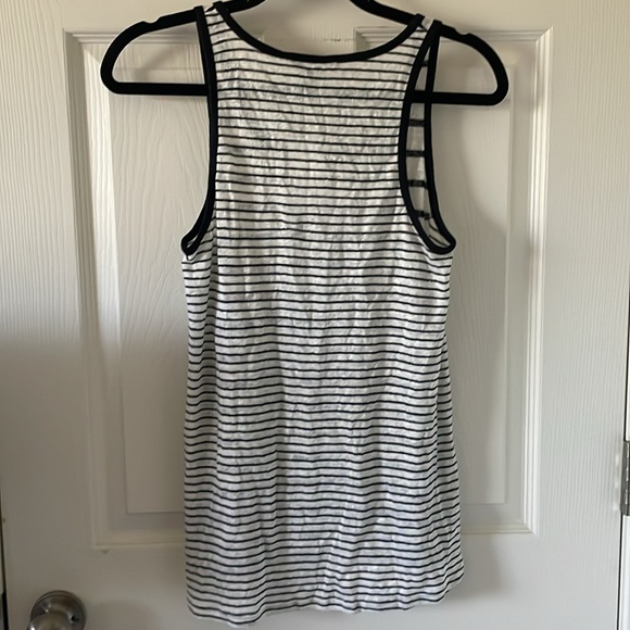 Vince Linen Mixed Stripe Tank Top in Chalk Black Size Small NWT - Picture 7 of 7